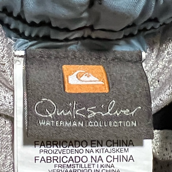 Men’s Large Quicksilver Swim Trunks - Picture 3 of 4